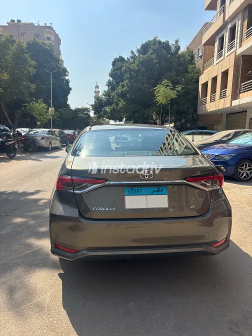 Toyota Corolla 2020 Bronze Automatic Used for Sale in Greater Cairo ( Cairo + Giza) - 3