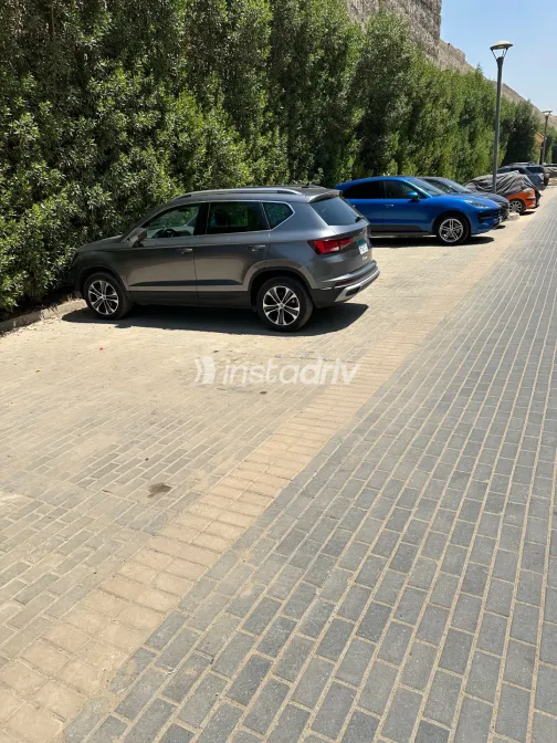 سيات اتيكا 2025 رمادي أوتوماتيك مستعملة للبيع في القاهرة الكبرى ( القاهرة - الجيزة) - 1
