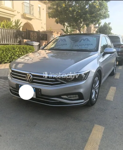 Volkswagen Passat 2023 Silver Automatic Used for Sale in Greater Cairo ( Cairo + Giza) - 5