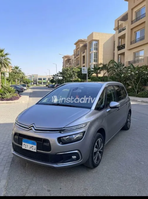 Citroën C4 Grand Picasso 2018 Silver Automatic Used for Sale in Greater Cairo ( Cairo + Giza) - 3