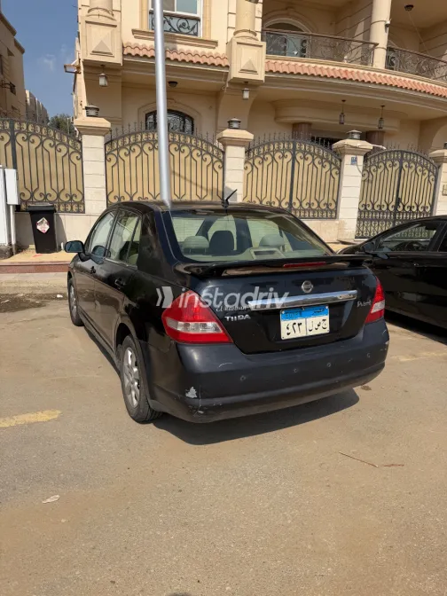Nissan Tiida 2010 Black Automatic Used for Sale in Greater Cairo ( Cairo + Giza) - 2