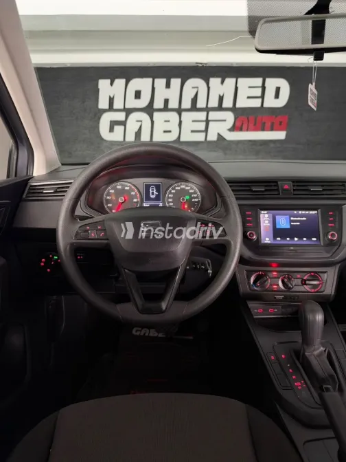 Seat Ibiza 2021 Silver Automatic Used for Sale in Greater Cairo ( Cairo + Giza) - 4