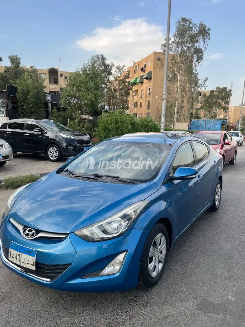 Hyundai Elantra MD 2016 Blue Manual Used for Sale in Greater Cairo ( Cairo + Giza) - 6