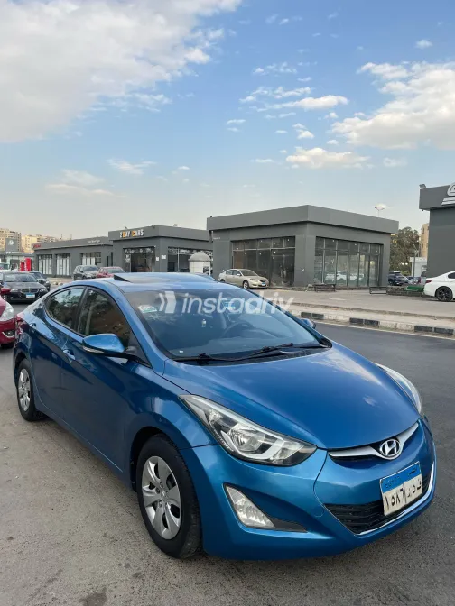 Hyundai Elantra MD 2016 Blue Manual Used for Sale in Greater Cairo ( Cairo + Giza) - 7