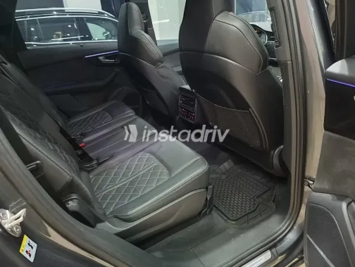 اودي Q7 2025 رمادي أوتوماتيك مستعملة للبيع في القاهرة الكبرى ( القاهرة - الجيزة) - 7