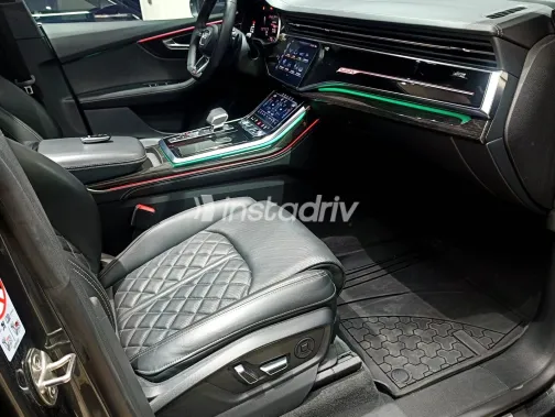 اودي Q8 2025 رمادي أوتوماتيك مستعملة للبيع في القاهرة الكبرى ( القاهرة - الجيزة) - 1