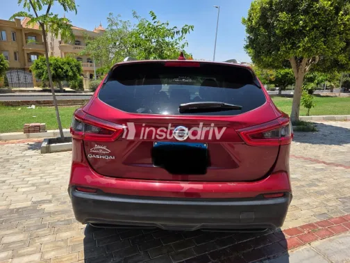Nissan Qashqai 2019 Red Automatic Used for Sale in Greater Cairo ( Cairo + Giza) - 5