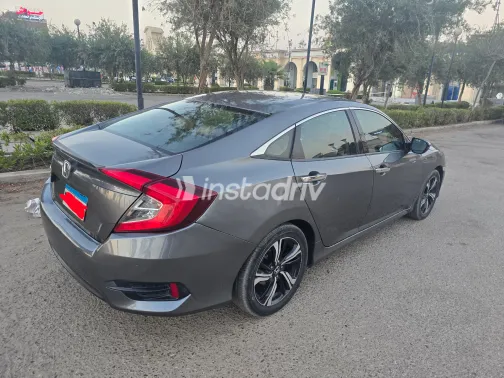 Honda Civic 2018 Gray Automatic Used for Sale in Greater Cairo ( Cairo + Giza) - 8