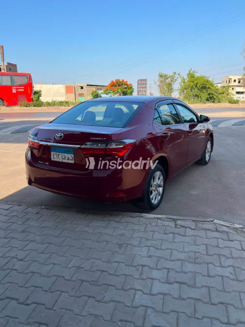 Toyota Corolla 2018 White Automatic Used for Sale in Greater Cairo ( Cairo + Giza) - 5