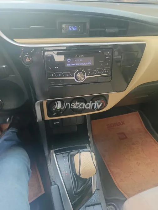 Toyota Corolla 2017 Silver Automatic Used for Sale in Greater Cairo ( Cairo + Giza) - 3