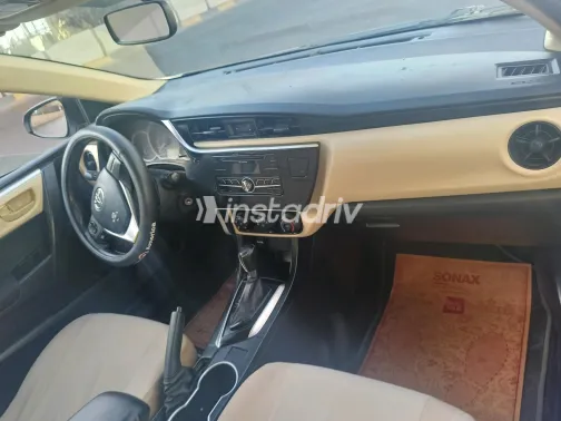 Toyota Corolla 2017 Silver Automatic Used for Sale in Greater Cairo ( Cairo + Giza) - 7