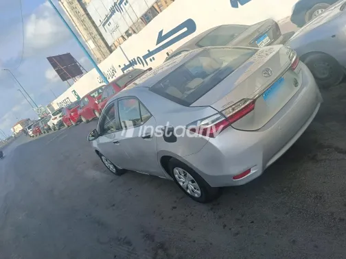 Toyota Corolla 2017 Silver Automatic Used for Sale in Greater Cairo ( Cairo + Giza) - 8
