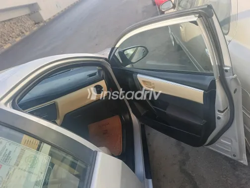 Toyota Corolla 2017 Silver Automatic Used for Sale in Greater Cairo ( Cairo + Giza) - 9