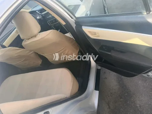 Toyota Corolla 2017 Silver Automatic Used for Sale in Greater Cairo ( Cairo + Giza) - 10