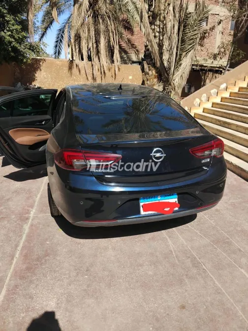 Opel Insignia 2020 White Automatic Used for Sale in Greater Cairo ( Cairo + Giza) - 2