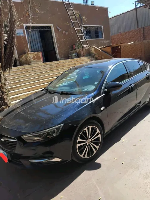 Opel Insignia 2020 White Automatic Used for Sale in Greater Cairo ( Cairo + Giza) - 3