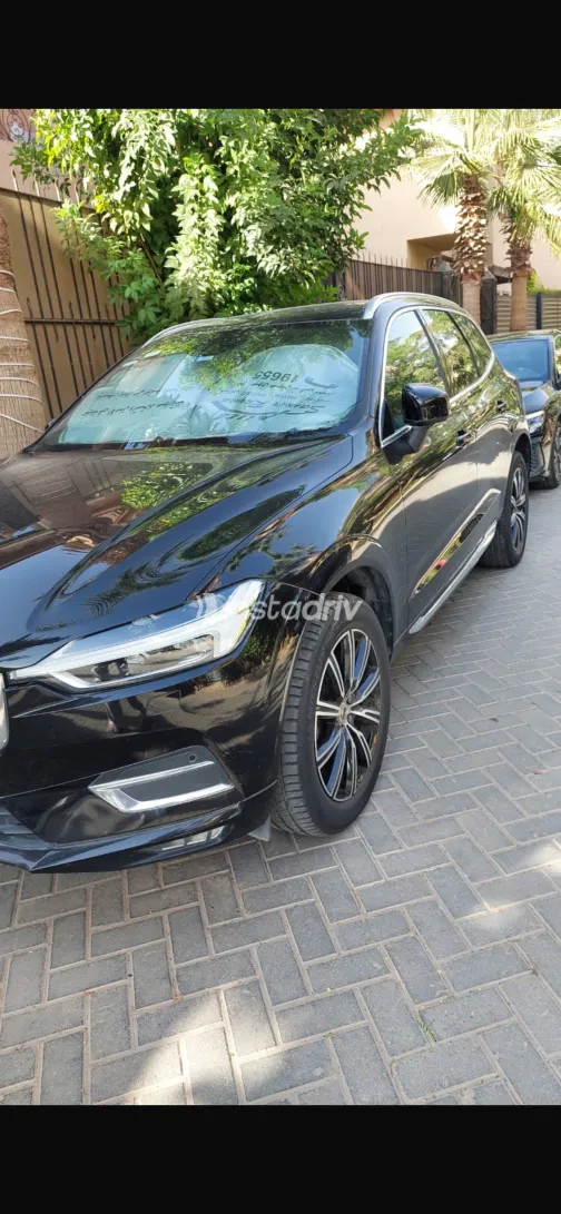 فولفو XC60 2021 أسود أوتوماتيك مستعملة للبيع في القاهرة الكبرى ( القاهرة - الجيزة) - 2