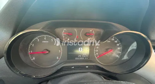 اوبل كروس لاند 2020 أبيض أوتوماتيك مستعملة للبيع في القاهرة الكبرى ( القاهرة - الجيزة) - 4