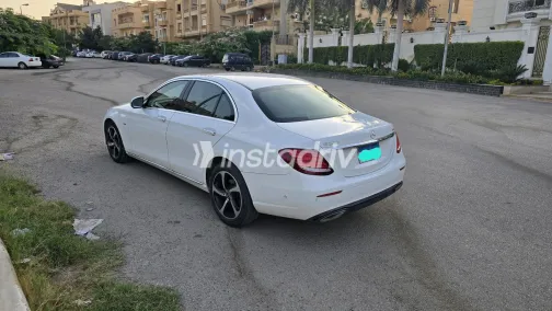 Mercedes E 200 2020 White Automatic Used for Sale in Greater Cairo ( Cairo + Giza) - 2