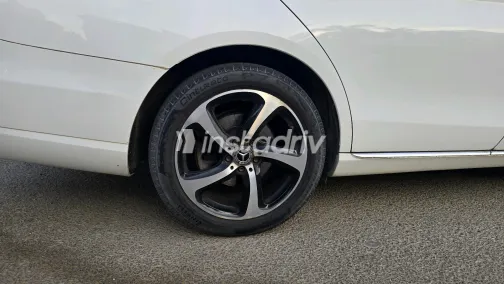 Mercedes E 200 2020 White Automatic Used for Sale in Greater Cairo ( Cairo + Giza) - 3