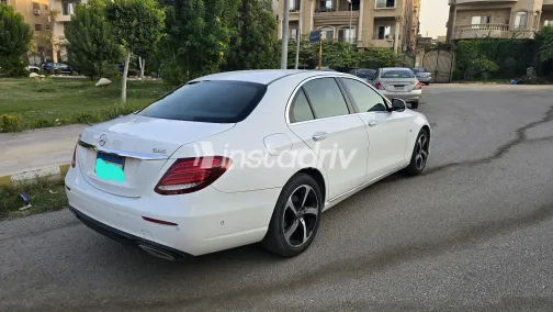 Mercedes E 200 2020 White Automatic Used for Sale in Greater Cairo ( Cairo + Giza) - 5
