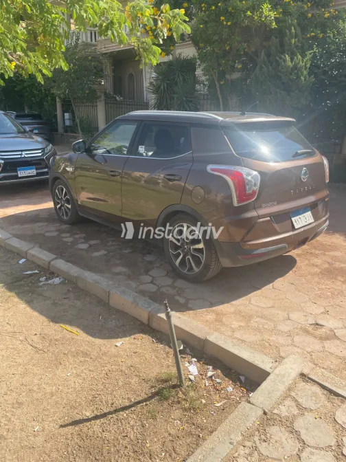 Ssang Yong Tivoli 2017 Brown Automatic Used for Sale in Greater Cairo ( Cairo + Giza) - 4