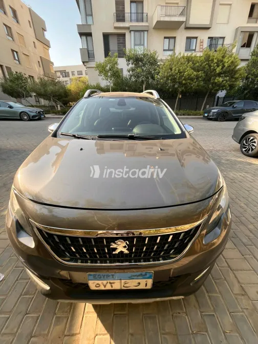 Peugeot 2008 2019 Gray Automatic Used for Sale in Greater Cairo ( Cairo + Giza) - 3
