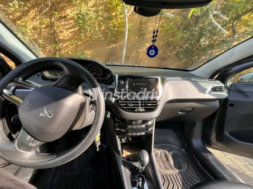 Peugeot 2008 2019 Gray Automatic Used for Sale in Greater Cairo ( Cairo + Giza) - 9