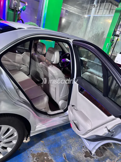 Mercedes C 180 2009 Silver Automatic Used for Sale in Greater Cairo ( Cairo + Giza) - 1