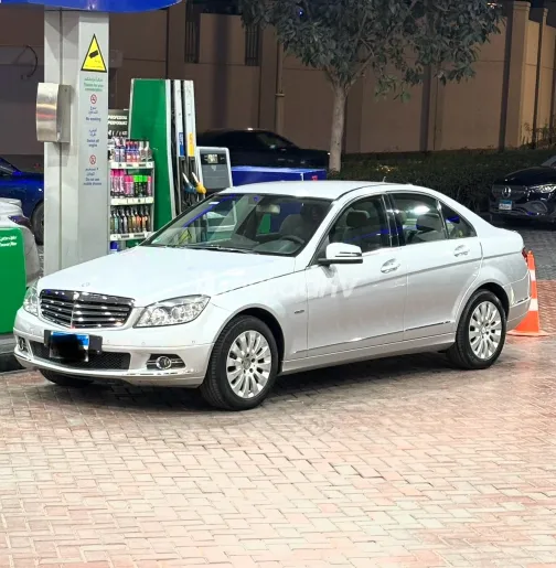 Mercedes C 180 2009 Silver Automatic Used for Sale in Greater Cairo ( Cairo + Giza) - 2