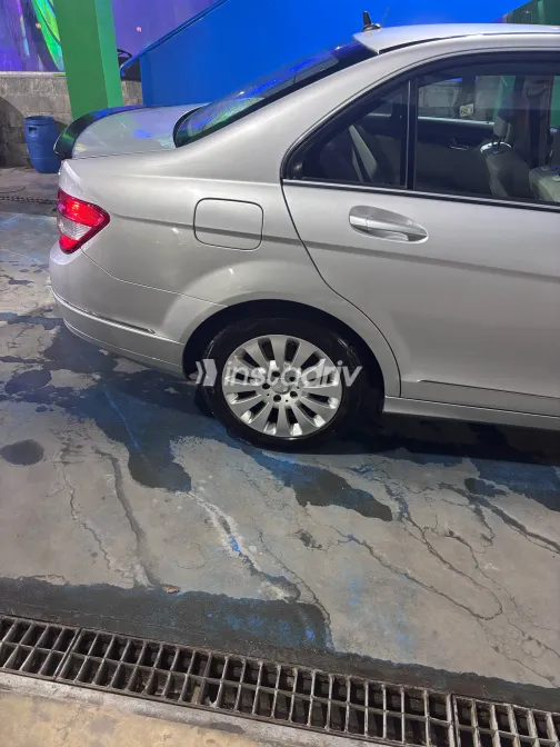 Mercedes C 180 2009 Silver Automatic Used for Sale in Greater Cairo ( Cairo + Giza) - 3