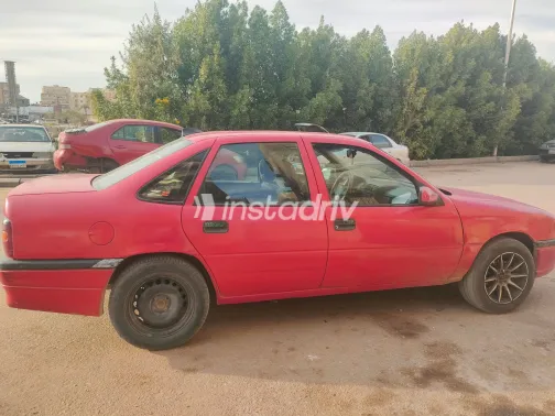 Opel Vectra 1994 Red Manual Used for Sale in Greater Cairo ( Cairo + Giza) - 5