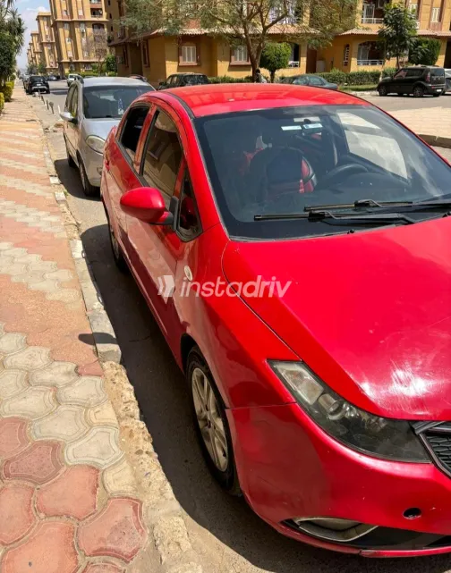 Geely Emgrand 2015 Red Automatic Used for Sale in Greater Cairo ( Cairo + Giza) - 4