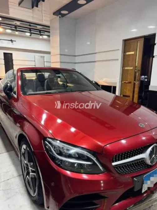 Mercedes C 180 2017 Red Automatic Used for Sale in Greater Cairo ( Cairo + Giza) - 4