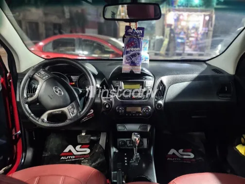 Hyundai IX 35 2015 Red Automatic Used for Sale in Greater Cairo ( Cairo + Giza) - 2