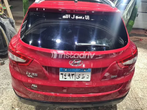 Hyundai IX 35 2015 Red Automatic Used for Sale in Greater Cairo ( Cairo + Giza) - 4