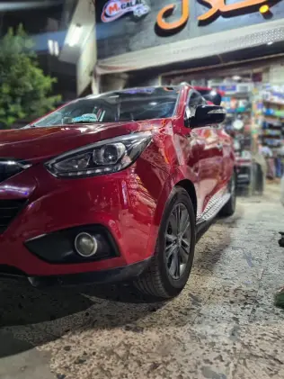 Hyundai IX 35 2015 Red Automatic Used for Sale in Greater Cairo ( Cairo + Giza)