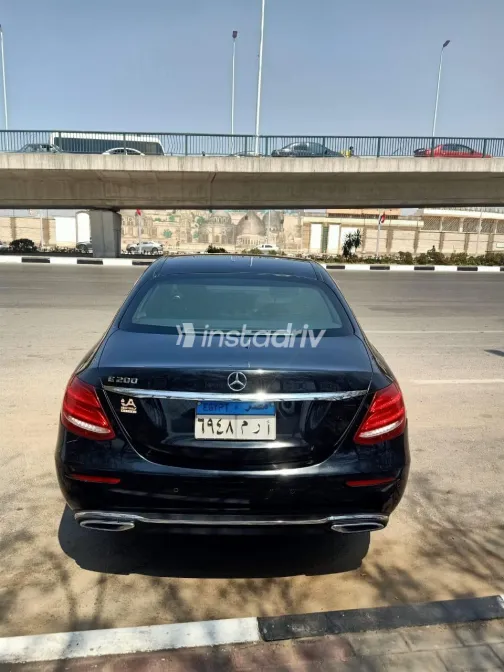 Mercedes E 200 2020 Black Automatic Used for Sale in Greater Cairo ( Cairo + Giza) - 2