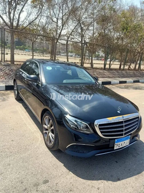Mercedes E 200 2020 Black Automatic Used for Sale in Greater Cairo ( Cairo + Giza) - 6