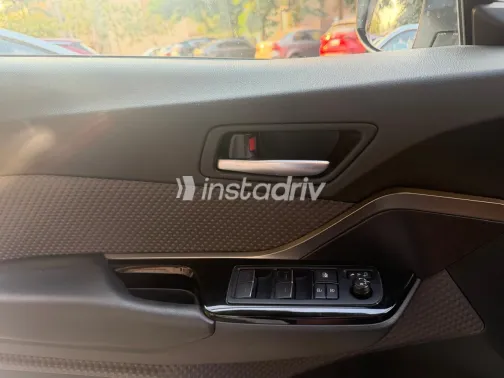 Toyota C-HR 2022 White Automatic Used for Sale in Greater Cairo ( Cairo + Giza) - 4