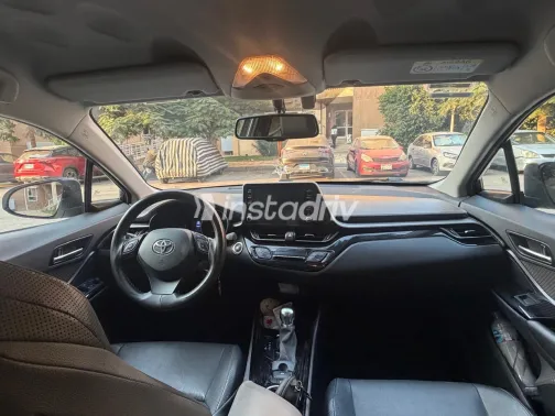 Toyota C-HR 2022 White Automatic Used for Sale in Greater Cairo ( Cairo + Giza) - 6