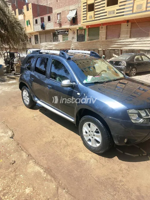 رينو داستر 2017 رمادي غامق أوتوماتيك مستعملة للبيع في القاهرة الكبرى ( القاهرة - الجيزة) - 1