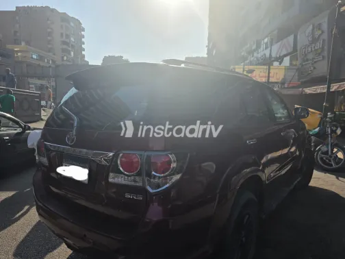 Toyota Fortuner 2017 Red Automatic Used for Sale in Greater Cairo ( Cairo + Giza) - 2