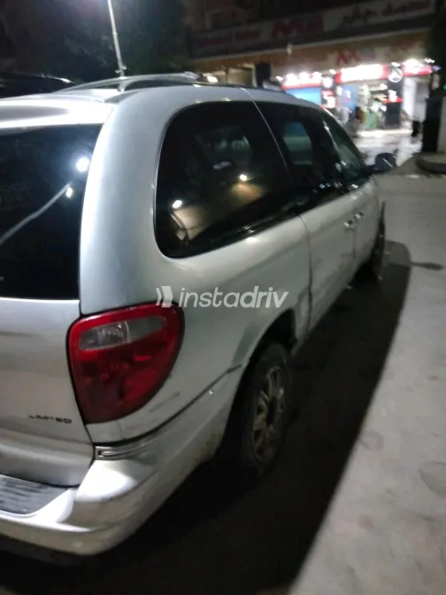 Chrysler Town & Country 2007 Silver Automatic Used for Sale in Greater Cairo ( Cairo + Giza) - 2