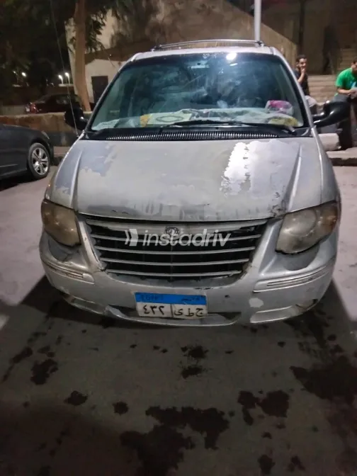 Chrysler Town & Country 2007 Silver Automatic Used for Sale in Greater Cairo ( Cairo + Giza) - 3