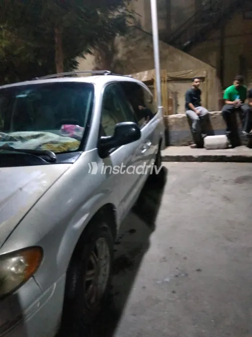Chrysler Town & Country 2007 Silver Automatic Used for Sale in Greater Cairo ( Cairo + Giza) - 4
