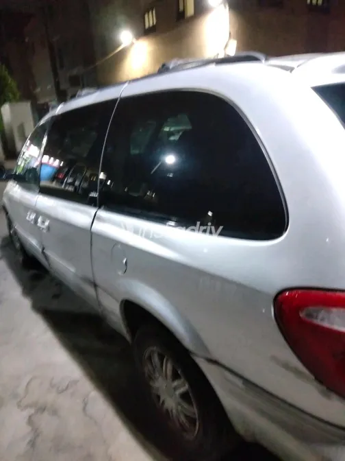 Chrysler Town & Country 2007 Silver Automatic Used for Sale in Greater Cairo ( Cairo + Giza) - 6