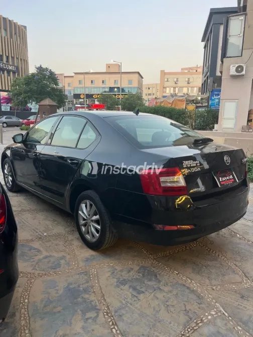 Skoda Octavia 2015 Black Automatic Used for Sale in Greater Cairo ( Cairo + Giza) - 9