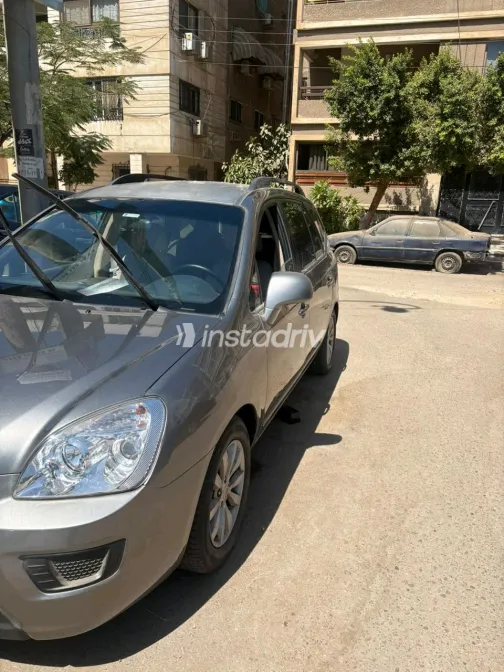 Kia Carens 2010 Bronze Automatic Used for Sale in Greater Cairo ( Cairo + Giza) - 8