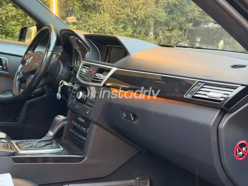 Mercedes E 200 2010 Black Automatic Used for Sale in Greater Cairo ( Cairo + Giza) - 1
